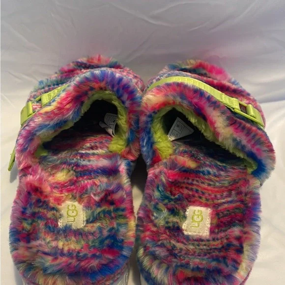 Ugg Fluff slides size Women’s 8 - Picture 2 of 4